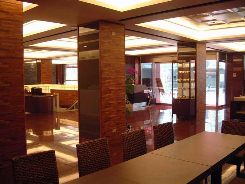 The Premier Hotel Тайнань Экстерьер фото